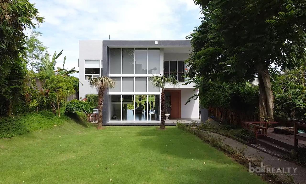 9 bedroom villa for sale — Truly Unique Freehold Property Offering – Villa, Guest House & Office - 1992 — photo 4