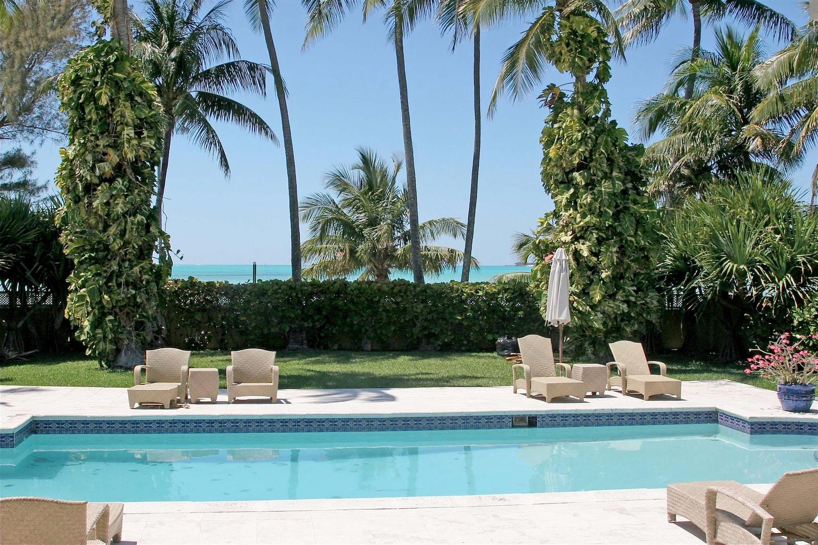 3 Bedroom Residence for sale on MARINE DRIVE in Nassau / New Providence, The Bahamas — photo 1