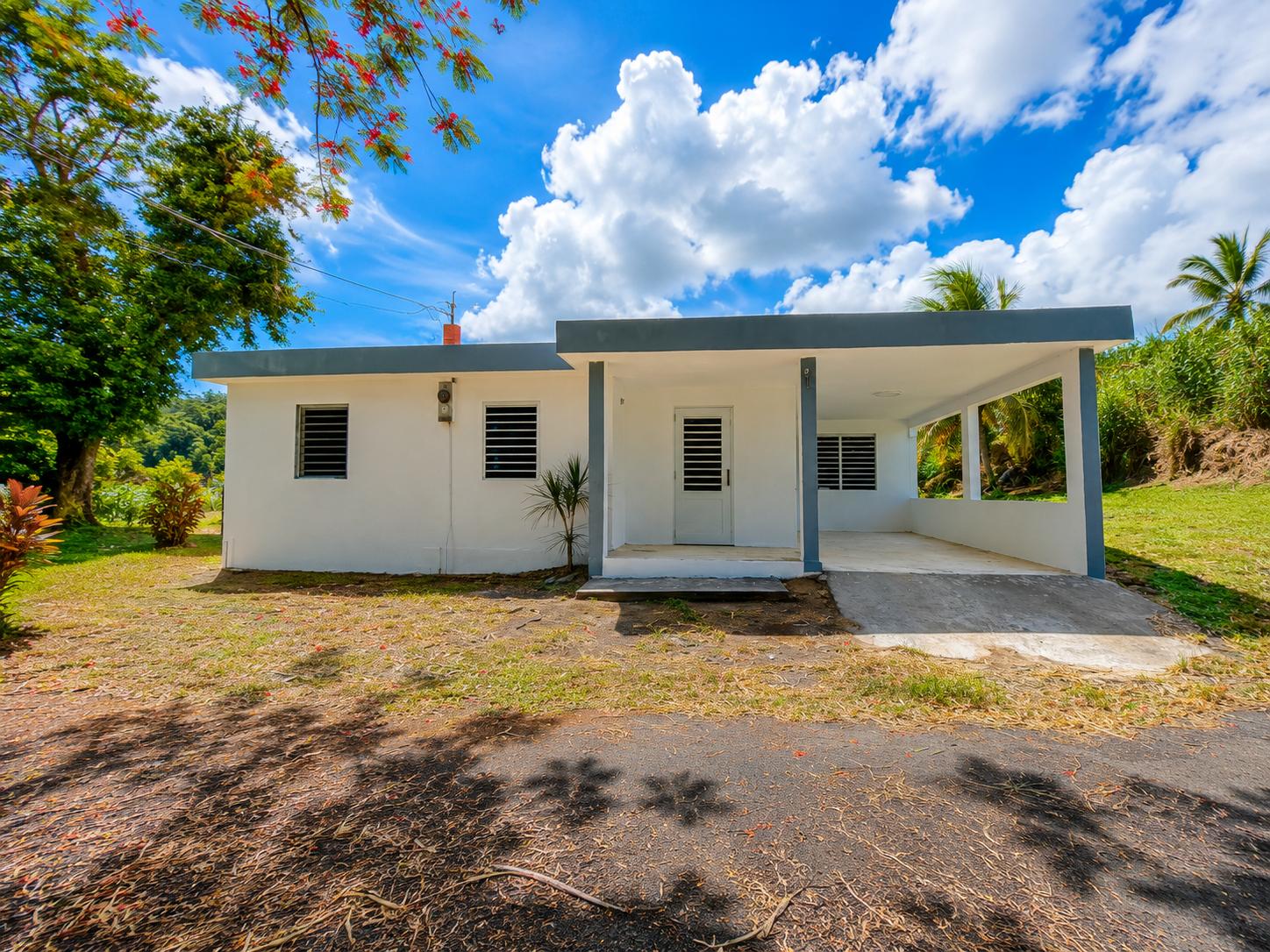 Great outdoors and nature - House on 0.97 acres lot — photo 1