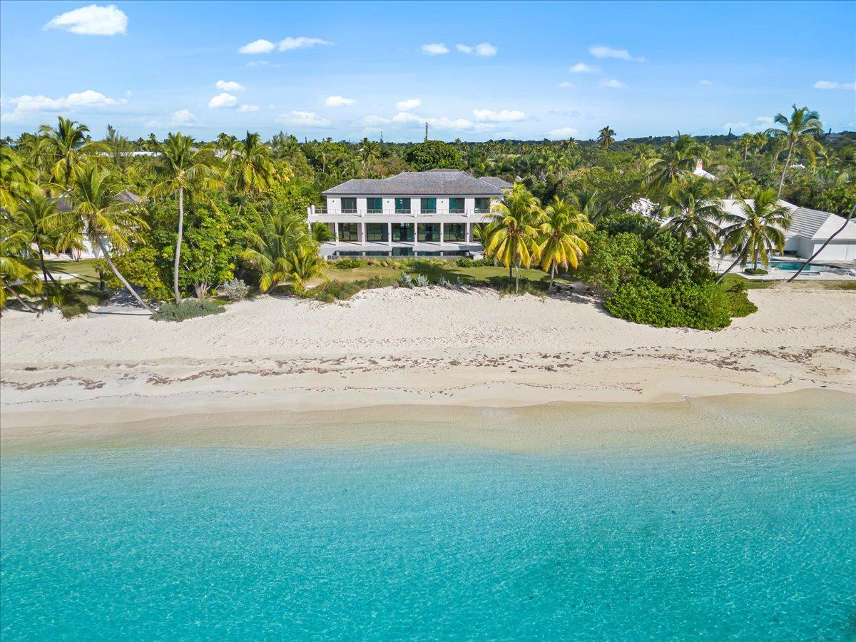 Lyford Cay Beachfront Luxury 5BR Estate — photo 1