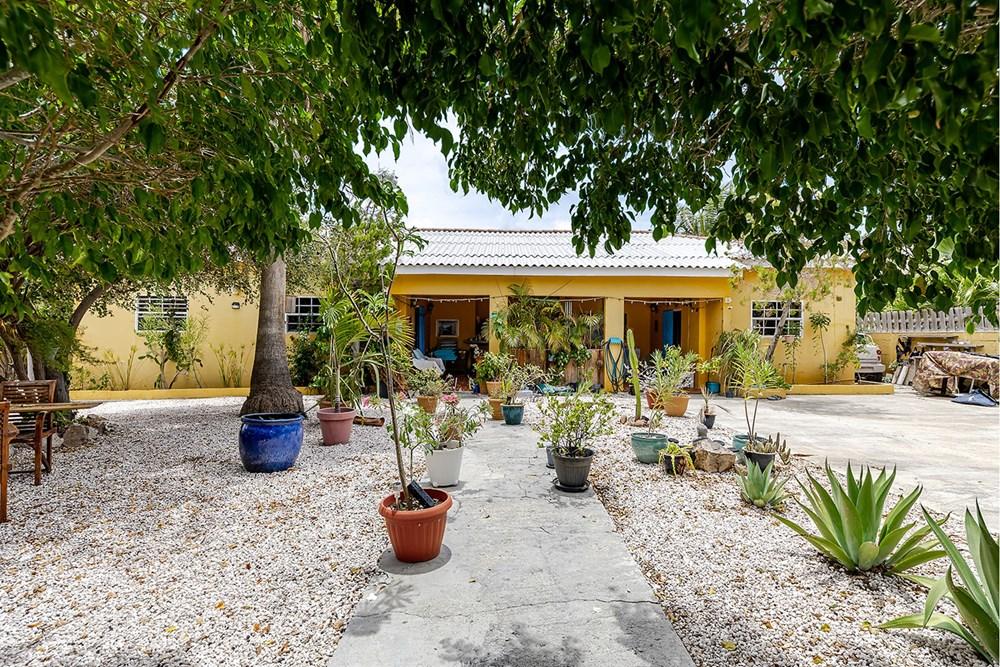 4 Bedroom Property for Sale, Kaya Jupiter 16, Belnem, Bonaire — photo 2