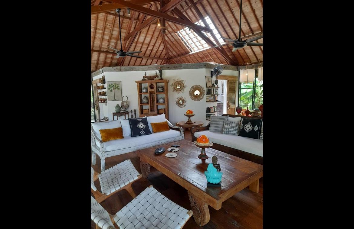 Authentic Joglo Estate Surrounded by Tropical Serenity in Kerobokan — photo 4