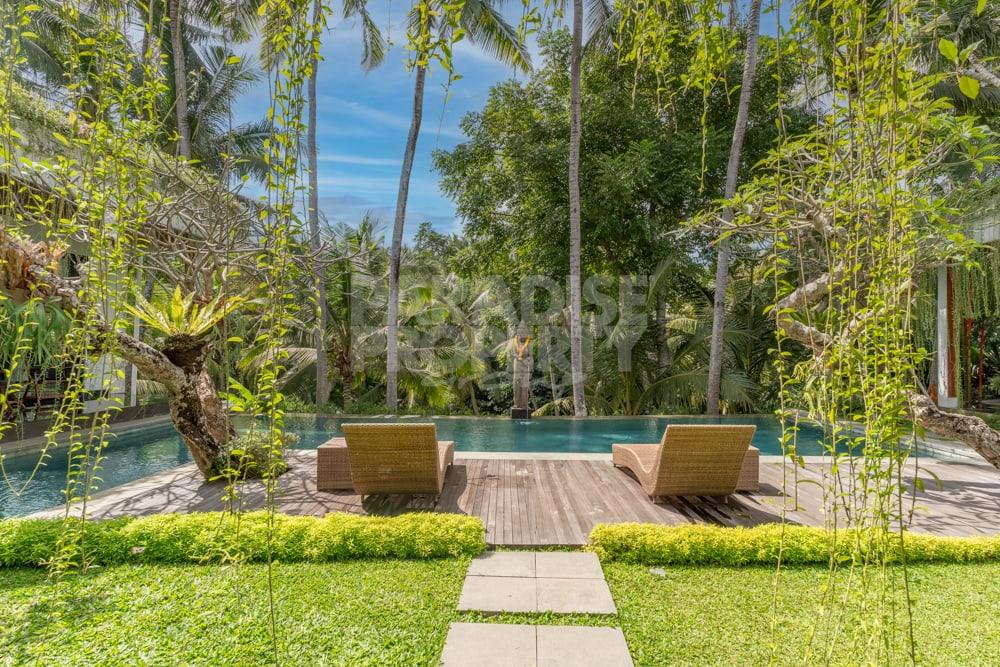 Luxurious 4-Bedroom Villa with Infinity Pool and Jungle Views, Minutes from Downtown Ubud — photo 1