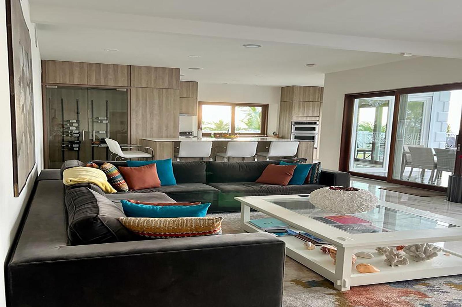 3 bedroom Residence for sale — MARBELLA SHORES in Nassau / New Providence, The Bahamas — photo 2