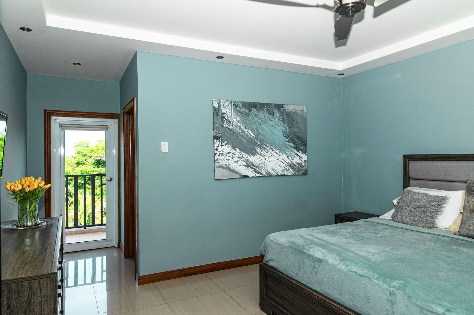 3 Bedroom Apartment for Sale, Dillsbury Avenue, Kingston 6, Jamaica — photo 5