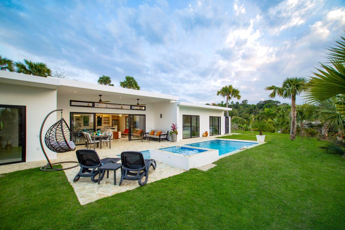 Summer house, a tropical nest, comfortable and exquisite. (Open to deals. Make me your OFFER) — photo 1