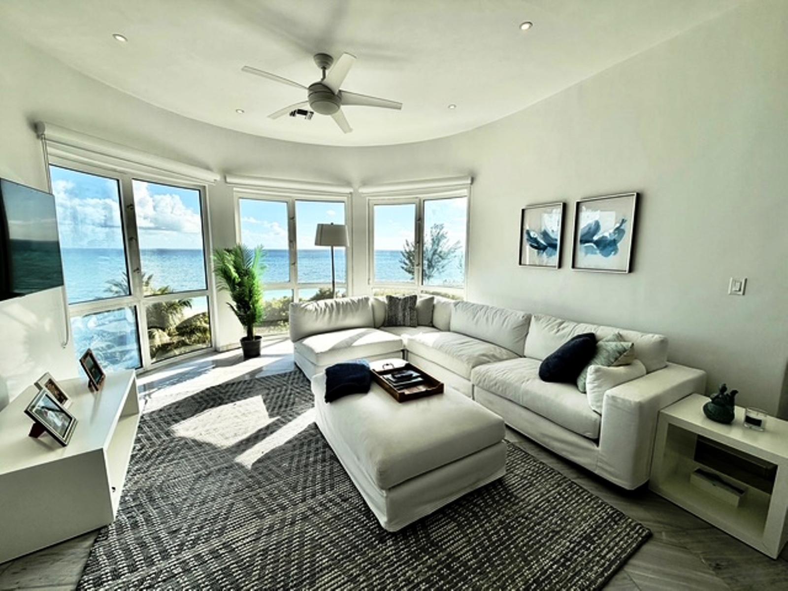 Apartment for sale - CORAL BEACH CONDOMINIUMS in Grand Bahama, The Bahamas — photo 4