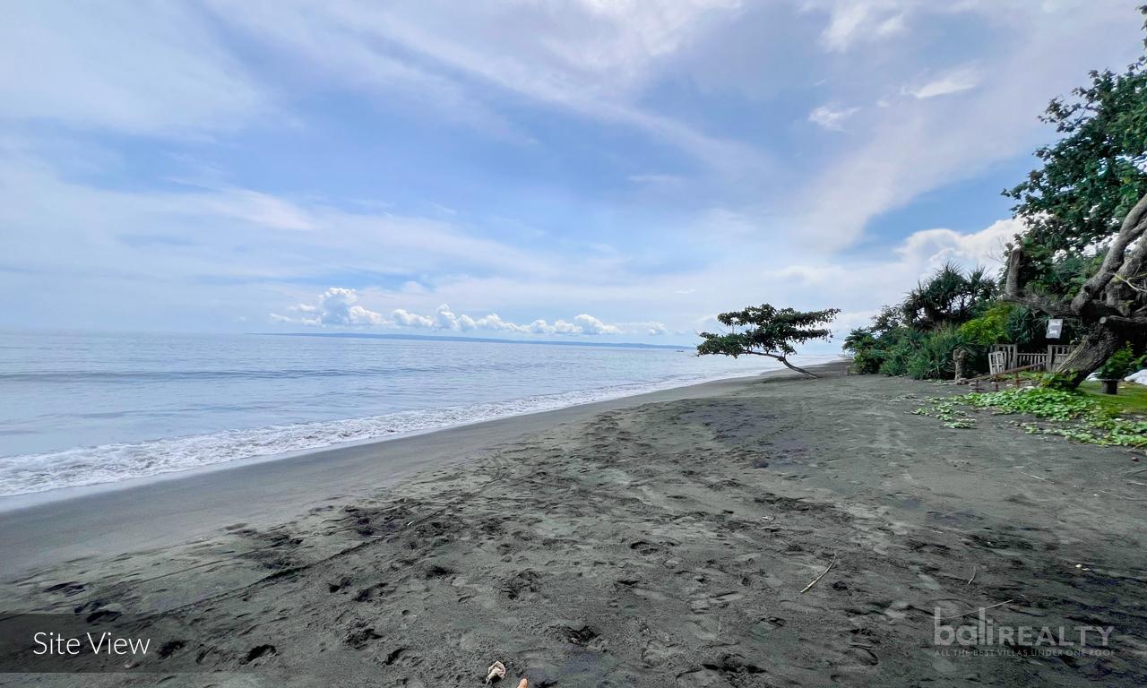 Exclusive 50 ARE Freehold Beachfront Land in Jembrana – 2654 — photo 1