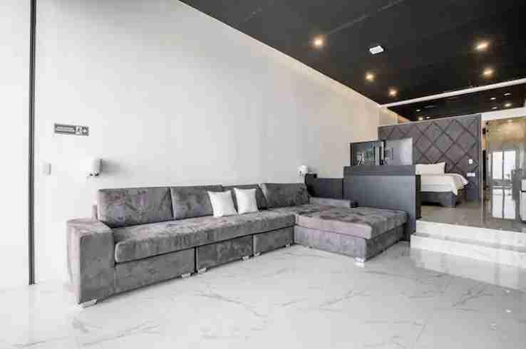 FOR SALE – Luxury Ocean View Boutique Hotel in Uluwatu, Bali — photo 3