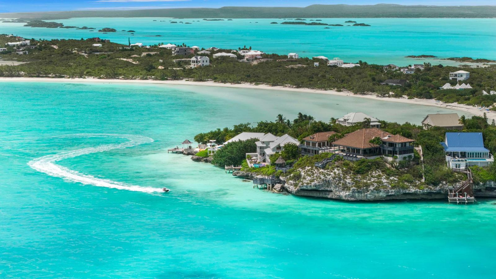 6-bedroom villa in Sapodilla Bay, Turks and Caicos Islands — photo 1