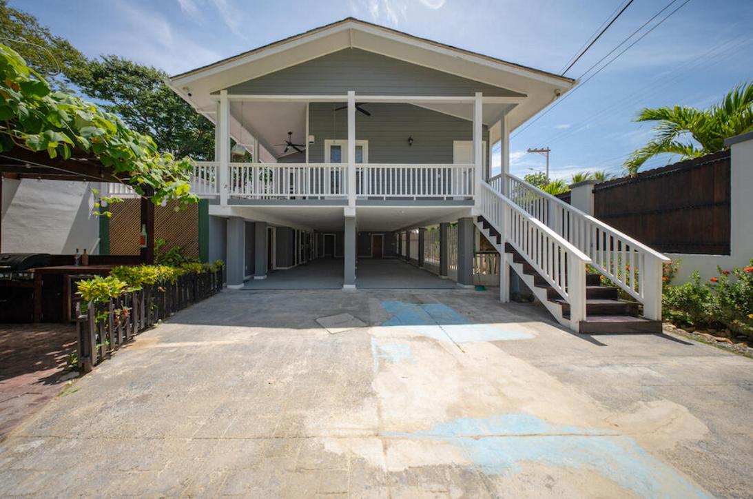 Gibson Bight 5BR Home Near Beach — photo 3