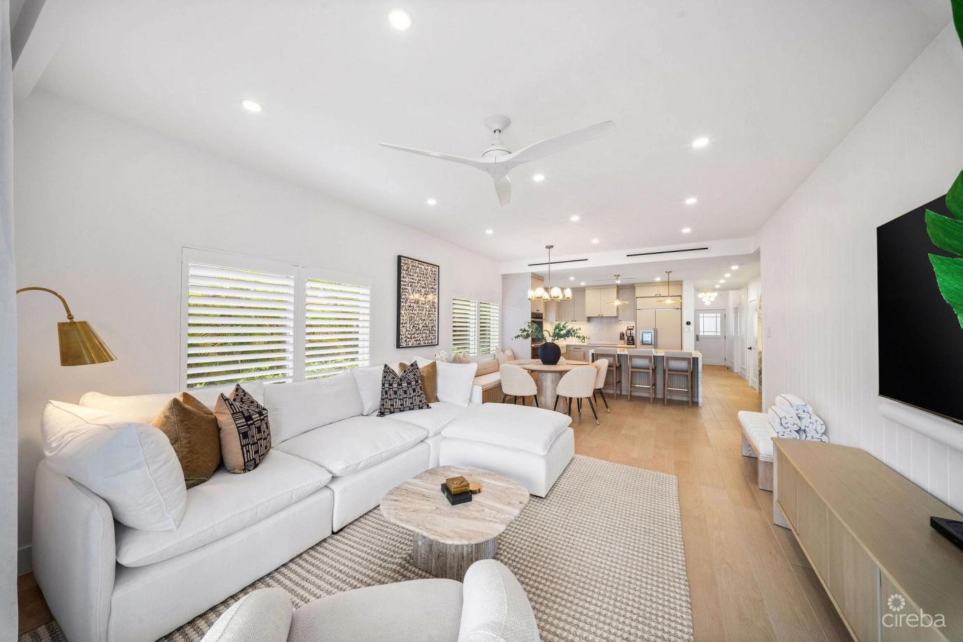 3-bedroom beachfront condo in Seven Mile Beach — photo 5