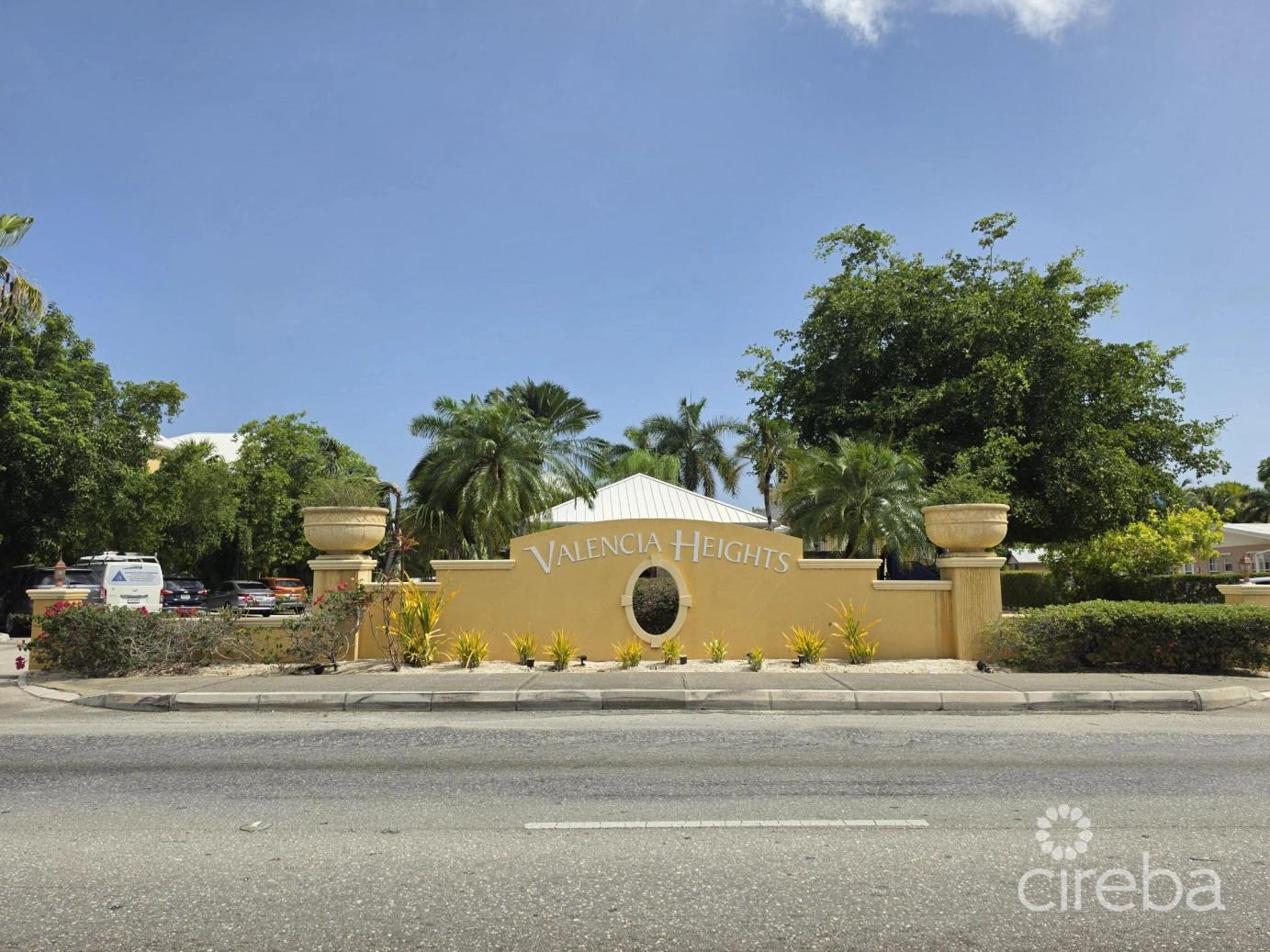 Valencia Heights 2 Bed Plus Den — photo 1