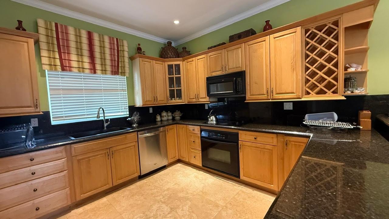4 Bedroom Residence for Sale at 38 Shoreline, Freeport — photo 4