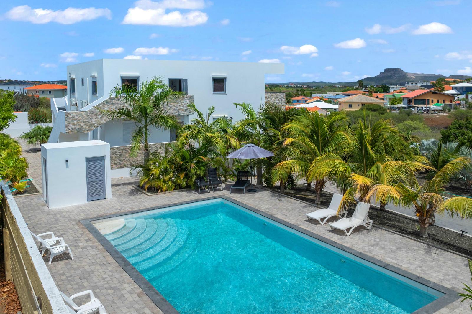 Turnkey Luxury Apartment With Stunning Views For Sale In Old Jan Thiel — photo 1