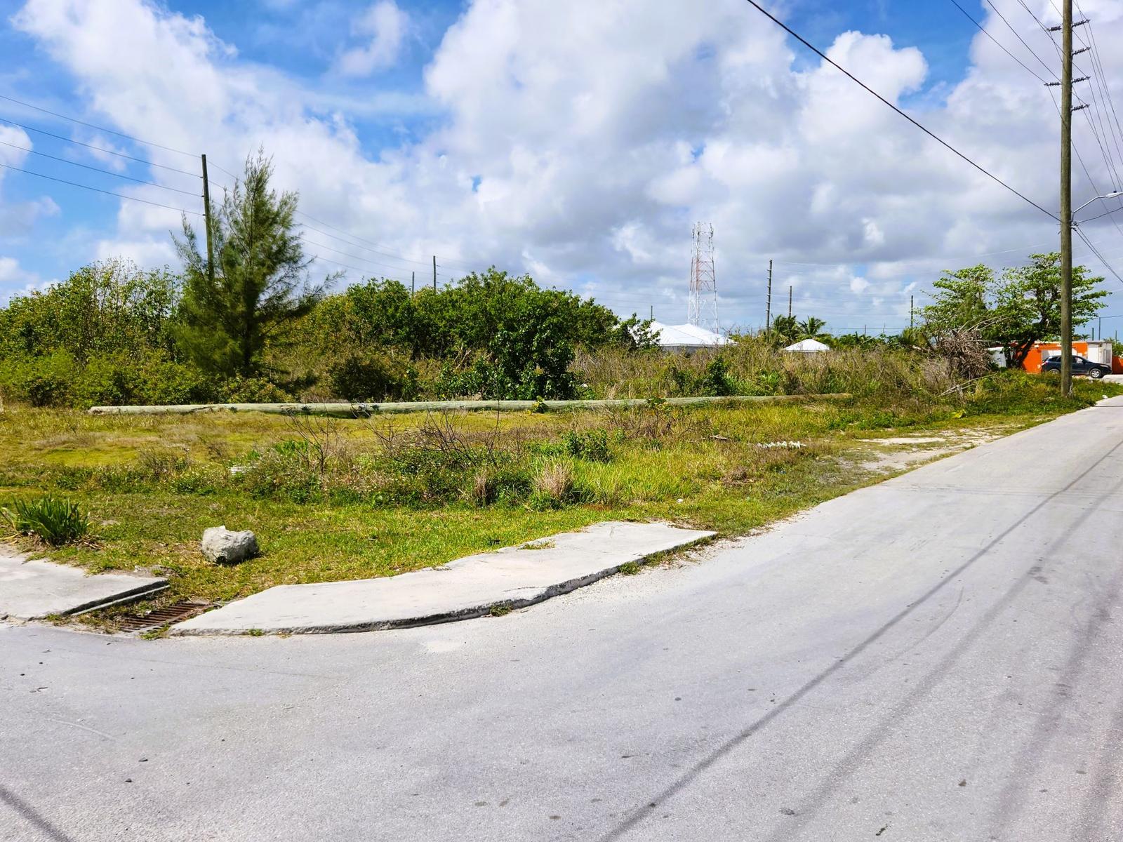 0.39 Acres of Harbour-Front Lot for Sale, Marsh Harbour, Abaco, Bahamas — photo 4