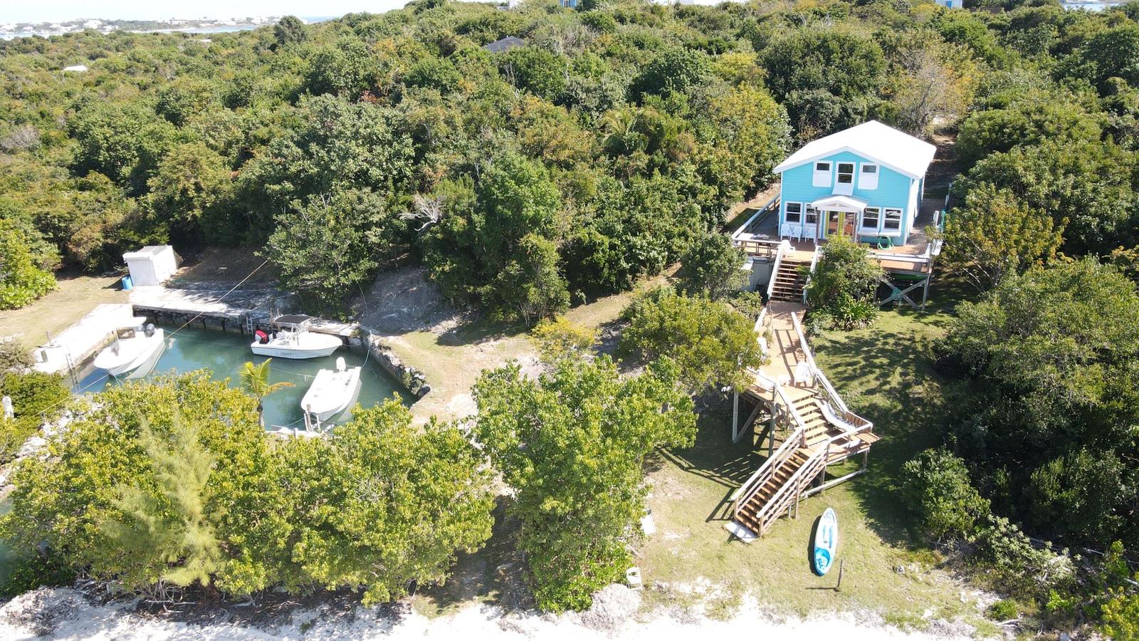 2 Bedroom Beach House for Sale, Lubbers Quarters, Abaco, Bahamas — photo 2
