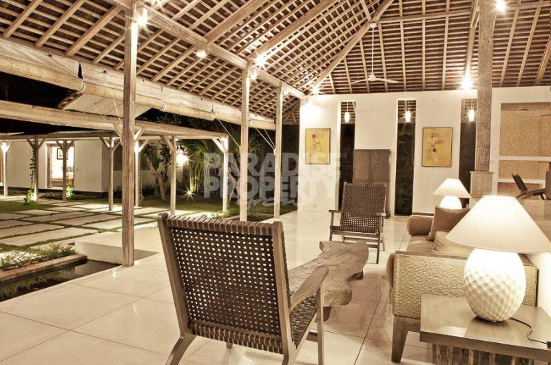 4 Bedroom Colonial Villa with a Tropical Outlook — photo 3