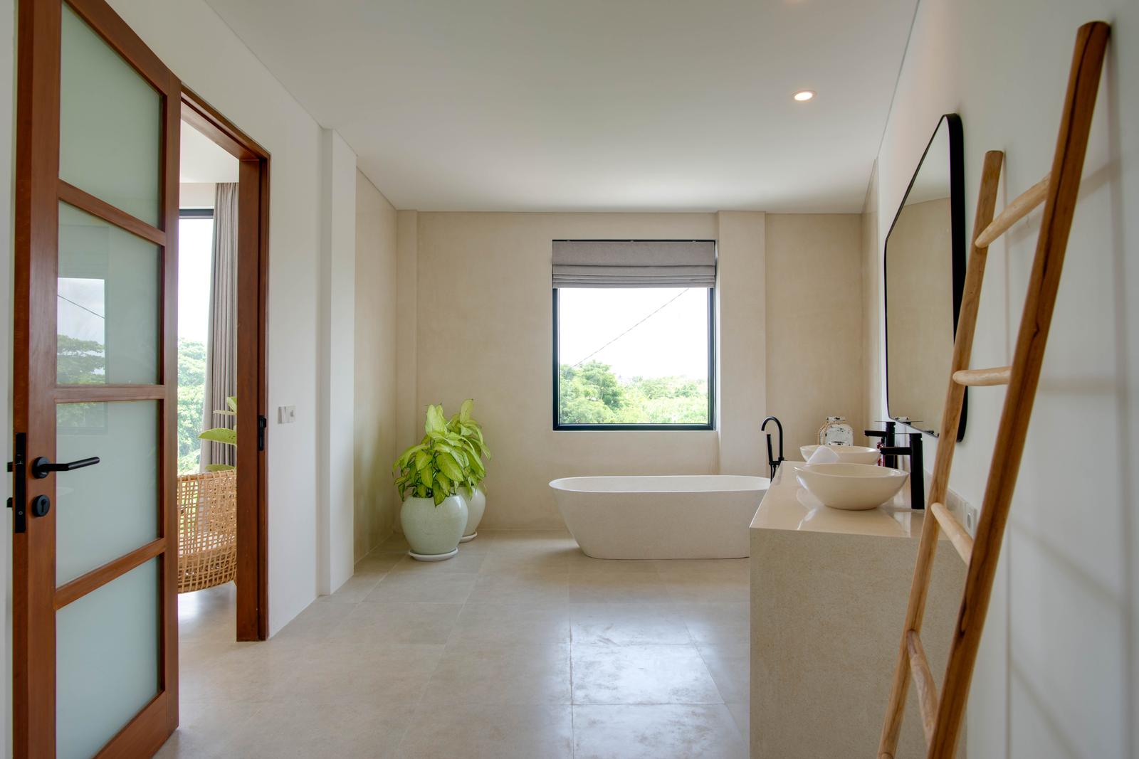 Modern 5-Bedroom Leasehold Villa for Sale in Padonan, Canggu — photo 4