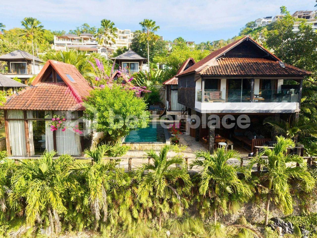 Villa in Bukite, Indonesia, 295 sqm — photo 1