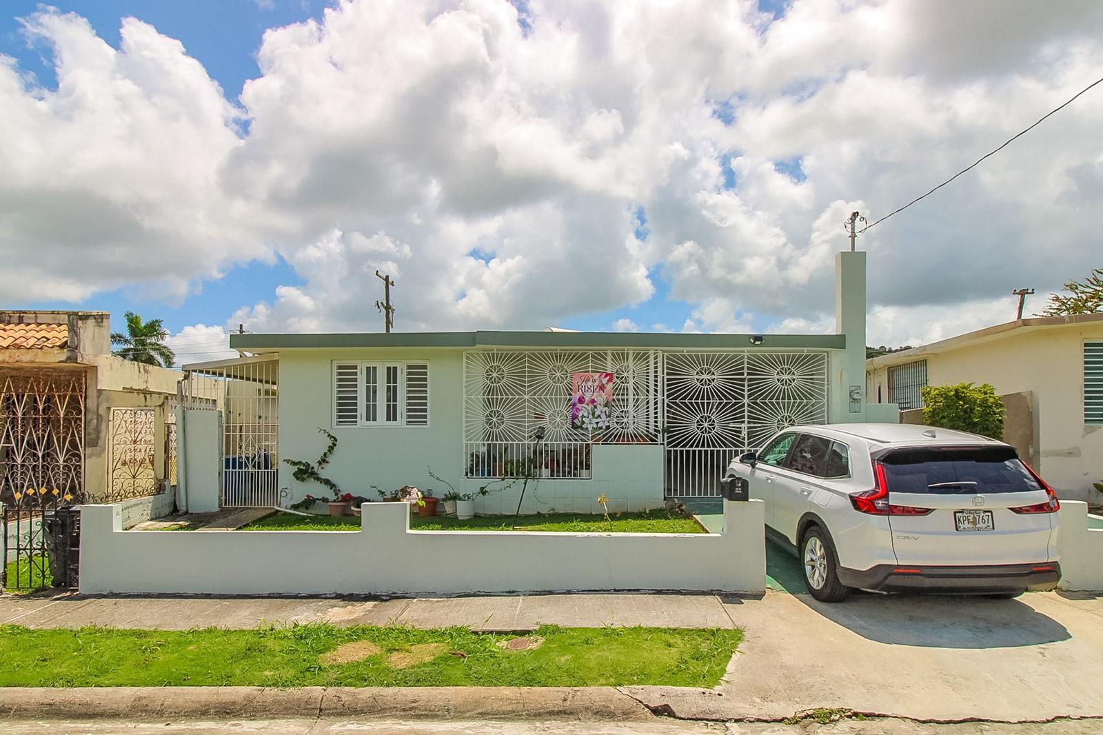 House for sale in Fajardo in a perfect location — photo 1
