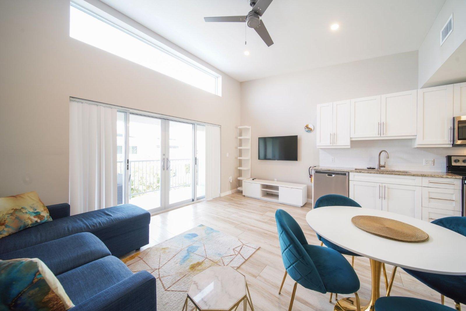 1 Bedroom Condo for Sale, Downtown Reach, George Town, Grand Cayman — photo 2