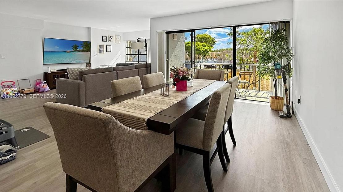 West Kendall Remodeled 3BR Condo — photo 2
