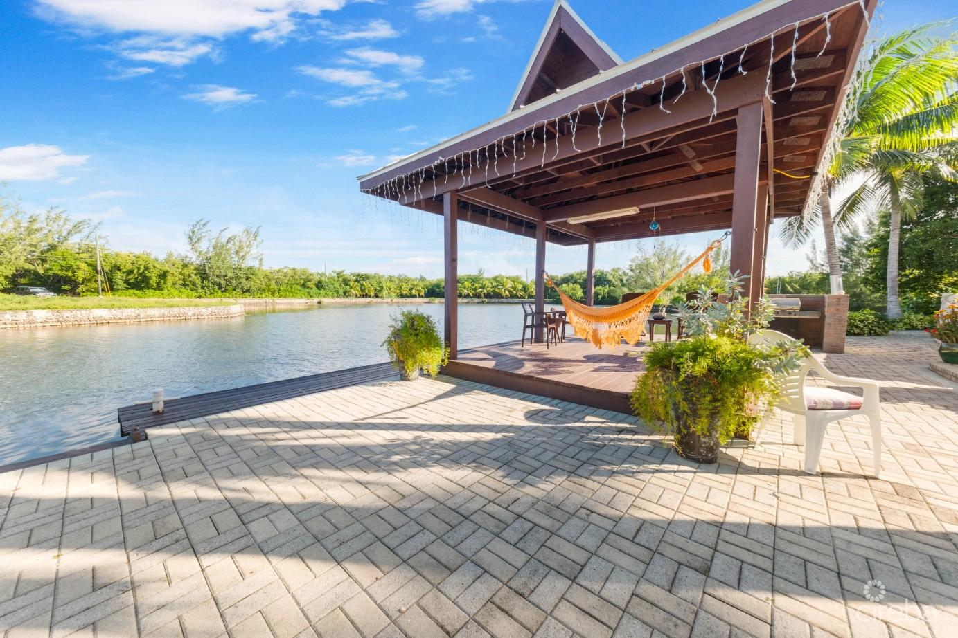 Timeless Palm Island Circle Estate — photo 2