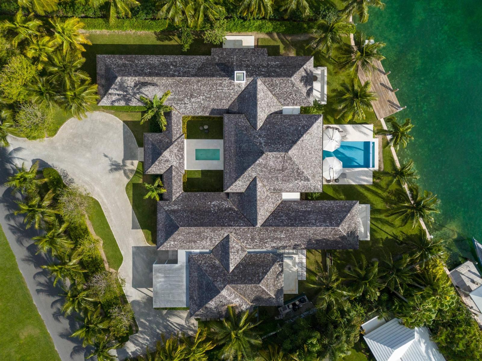 7 Bedroom Residence for Sale in Lyford Cay, Nassau — photo 2