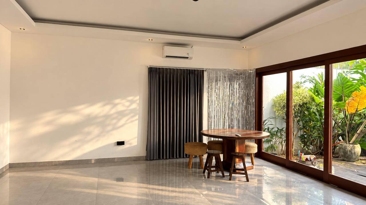 4-bedroom villa, 1 minute walk to Seseh beach. Available from September 2026 to June 2027 — photo 2
