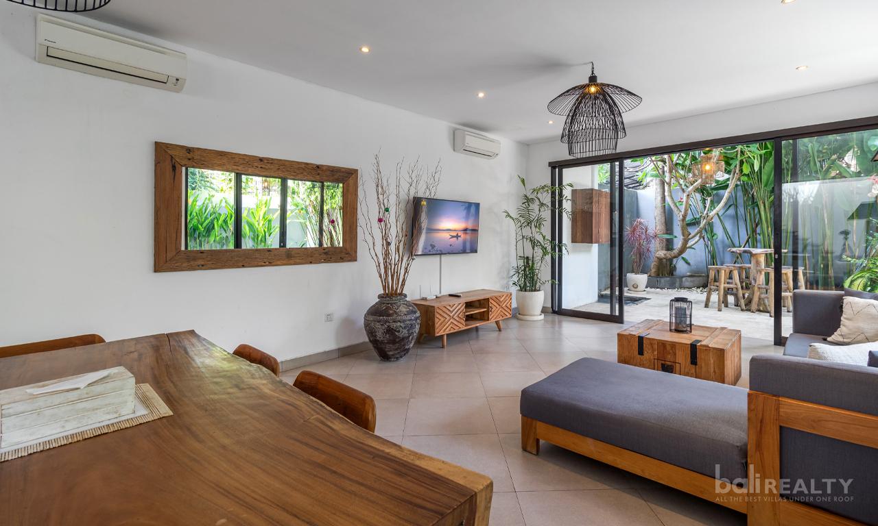 Highly Desirable 80 Year Leasehold Three-Bedroom Villa in Central Seminyak – Just a Short Walk to the Beach — photo 3
