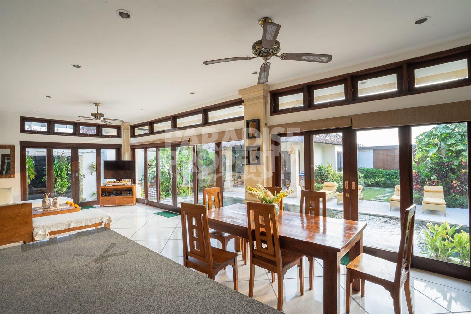 Prime Location Charming 3 Bedroom Villa with a Very Attractive Lease Extension — photo 5
