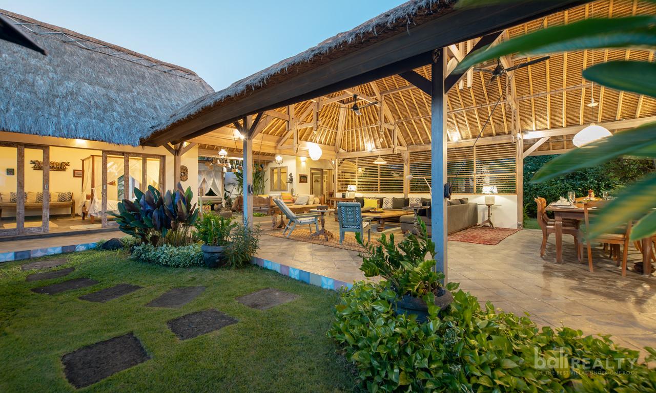 Luxurious 3-Bedroom Balinese Sanctuary in Seminyak — photo 3