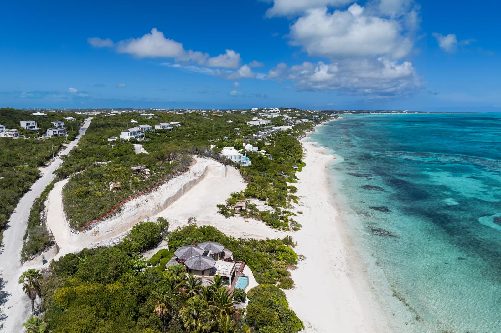 4-bedroom villa in Blue Mountain, Providenciales — photo 4