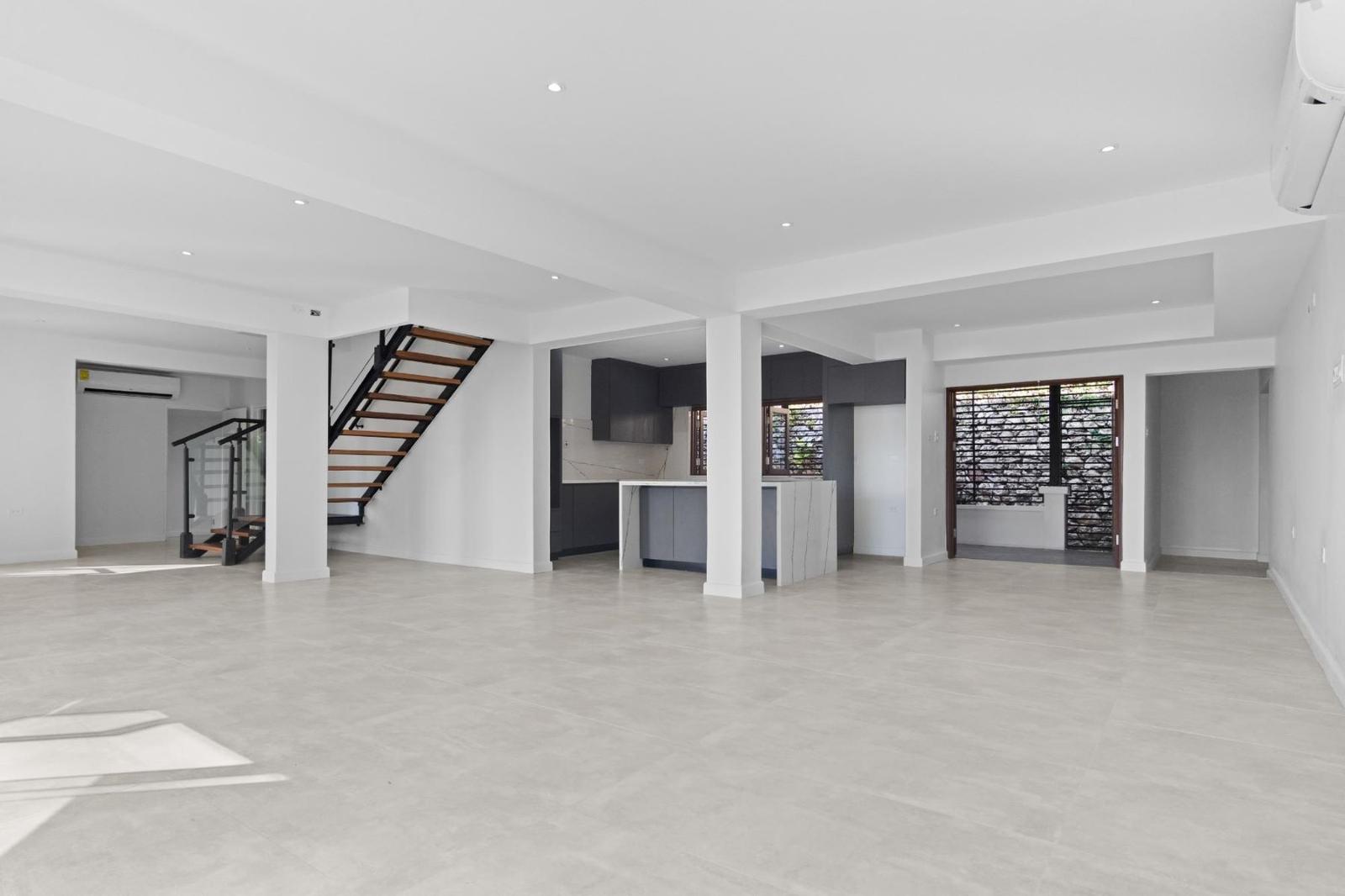 8 Bedroom Luxury Home for Sale, Jacks Hill, Kingston, Jamaica — photo 3
