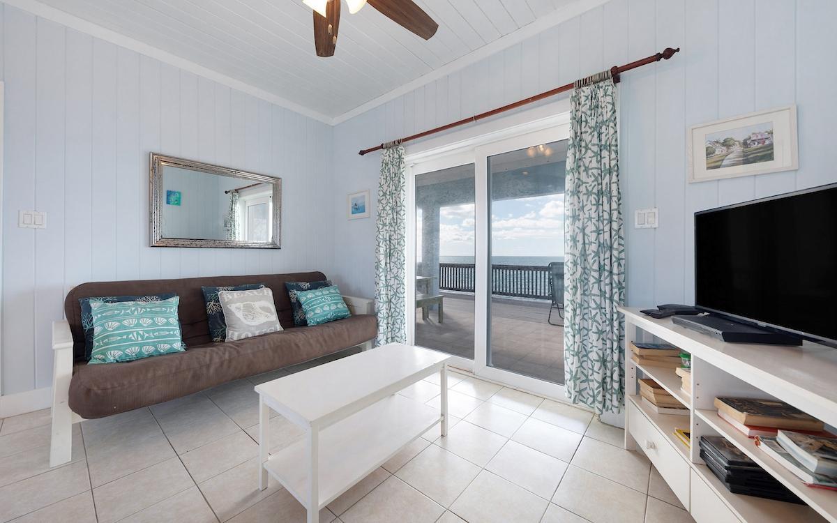 2 Bedroom Oceanfront Cottage for Sale, Wandering Shore Drive, Rainbow Bay, Eleuthera, Bahamas — photo 5