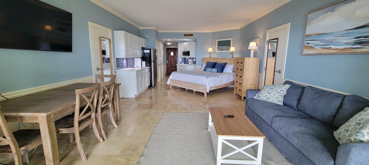 1 bedroom beachfront condo for sale in West End, Bahamas — photo 5