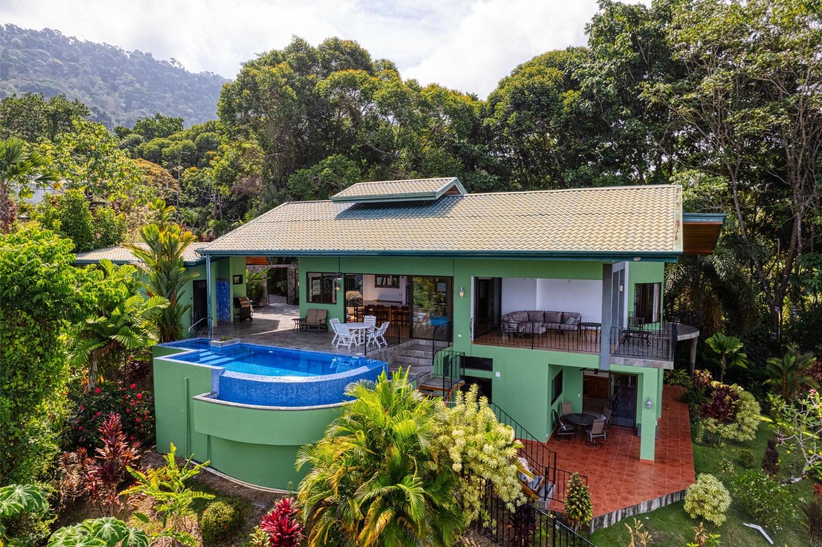 4 Bedroom Home for Sale in Escaleras, Dominical — photo 1