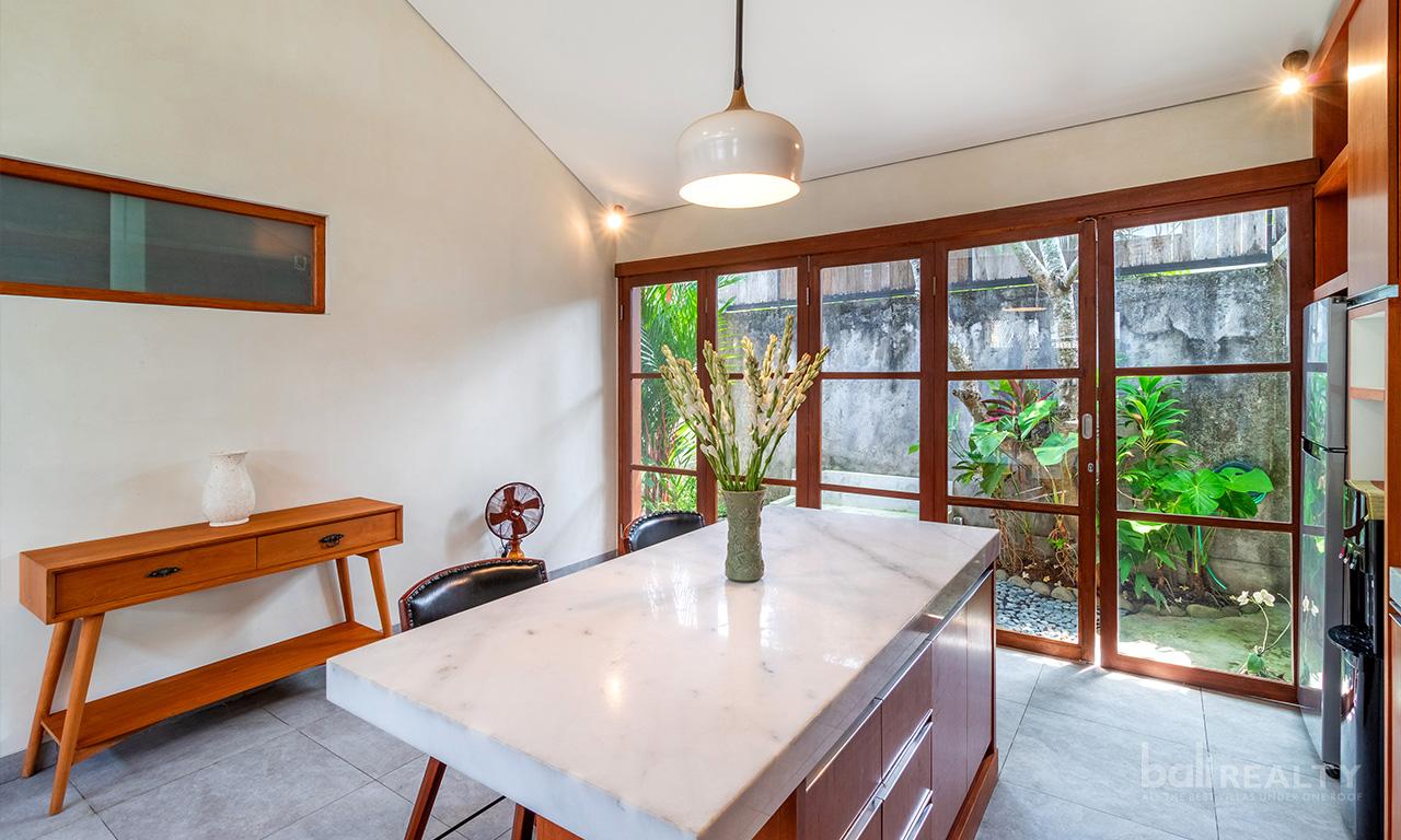 Cozy, Fully Furnished Two-Bedroom Freehold House in Padonan, Canggu — photo 5