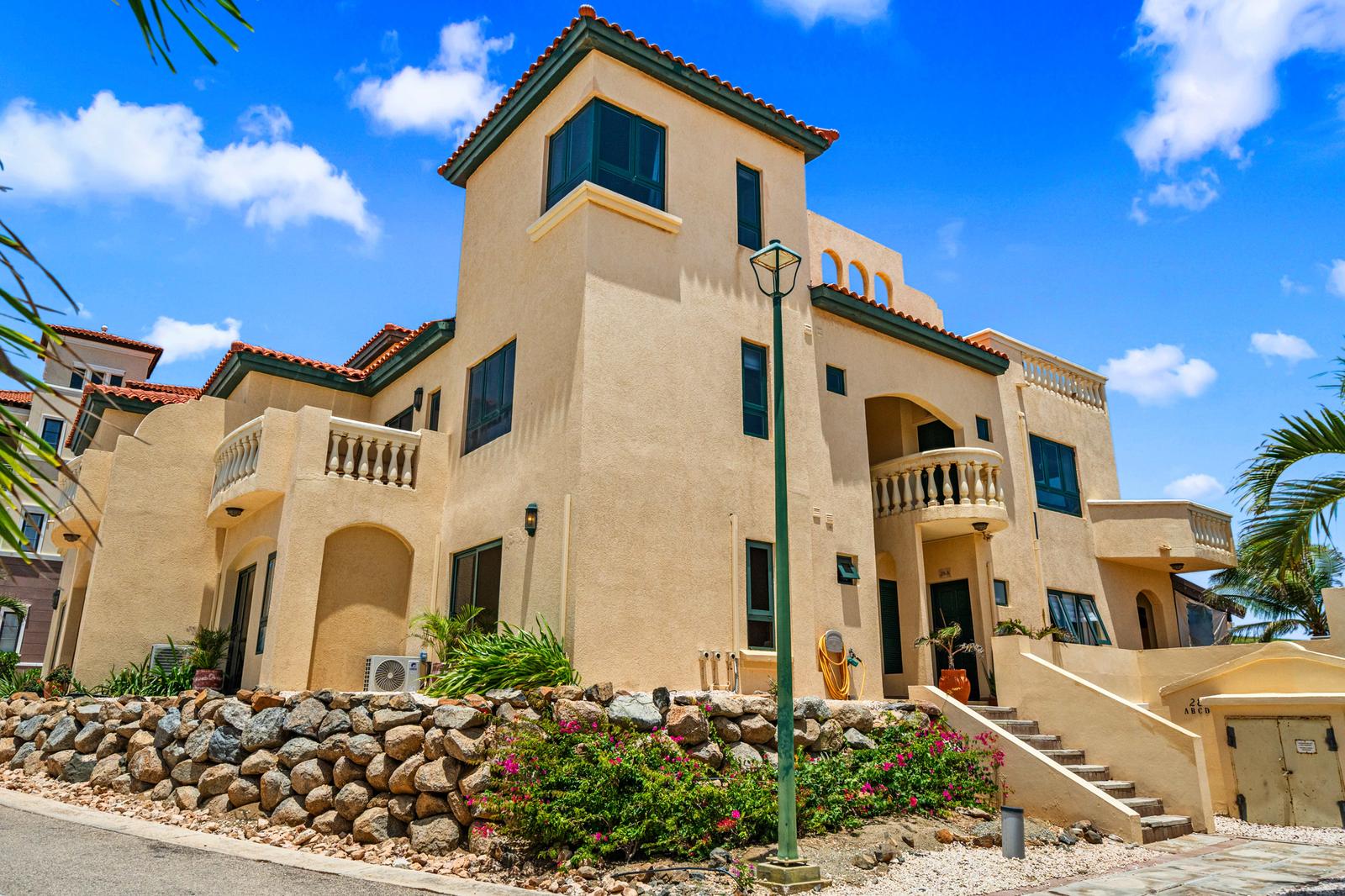 3-bedroom townhouse in Las Palmas, Tierra del Sol, Aruba — photo 2
