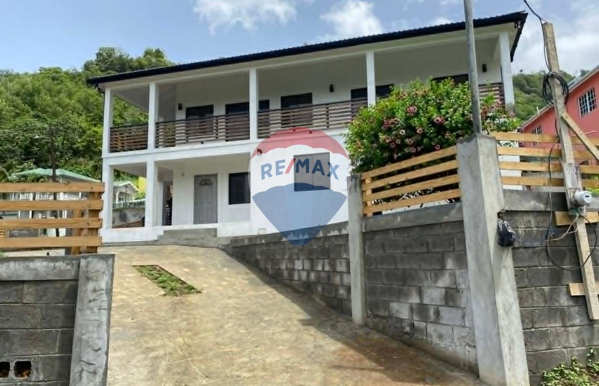 CAMPDEN PARK 2-STOREY — photo 2