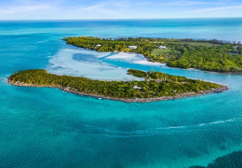 West End Cay 6 Acre Lot — photo 1