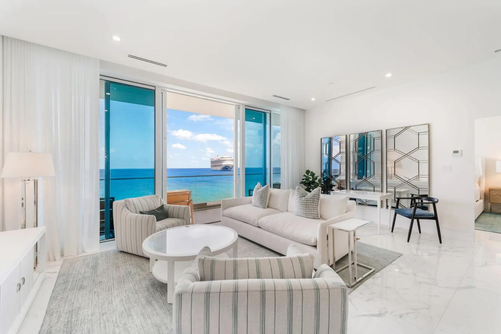 Fin Residence 9 - Corner Ocean Front Unit With Exceptional Amenities — photo 1