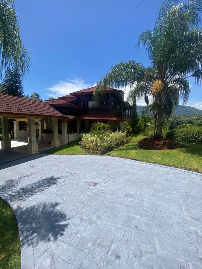 Luxury Mountain Villa for Sale in Buena Vista, Jarabacoa, Dominican Republic — photo 1