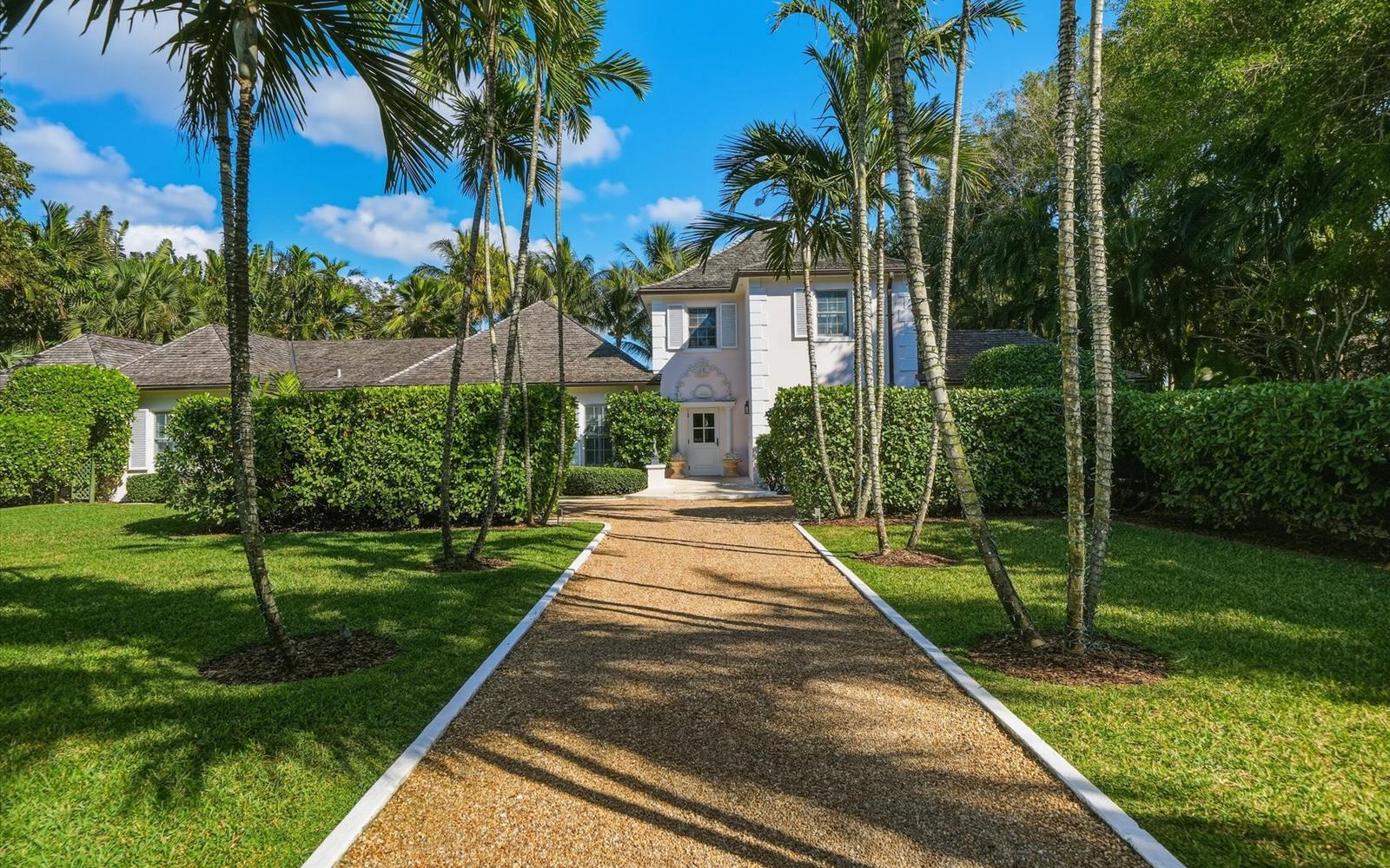4 Bedroom Luxury Home for Sale, Clifton Bay Drive, Lyford Cay, New Providence, Bahamas — photo 1