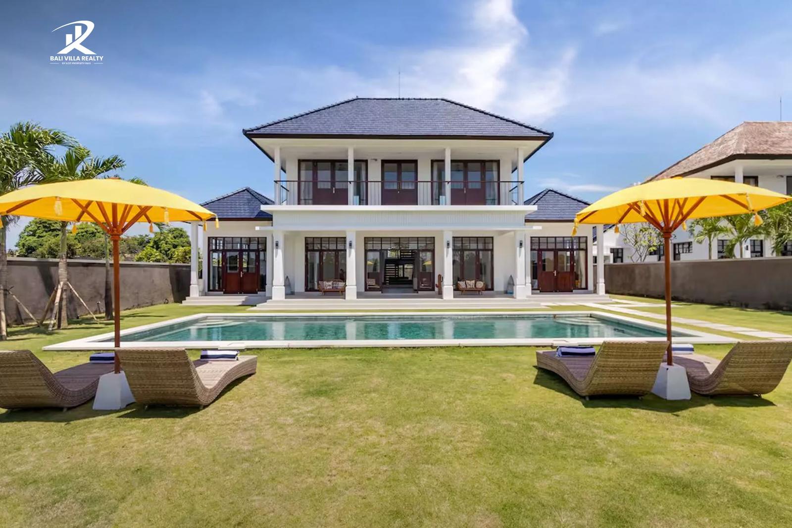 5 bedroom Villa for sale (Leasehold) — Grand 5BR Mediterranean Estate in Prime Canggu for Leasehold — photo 1