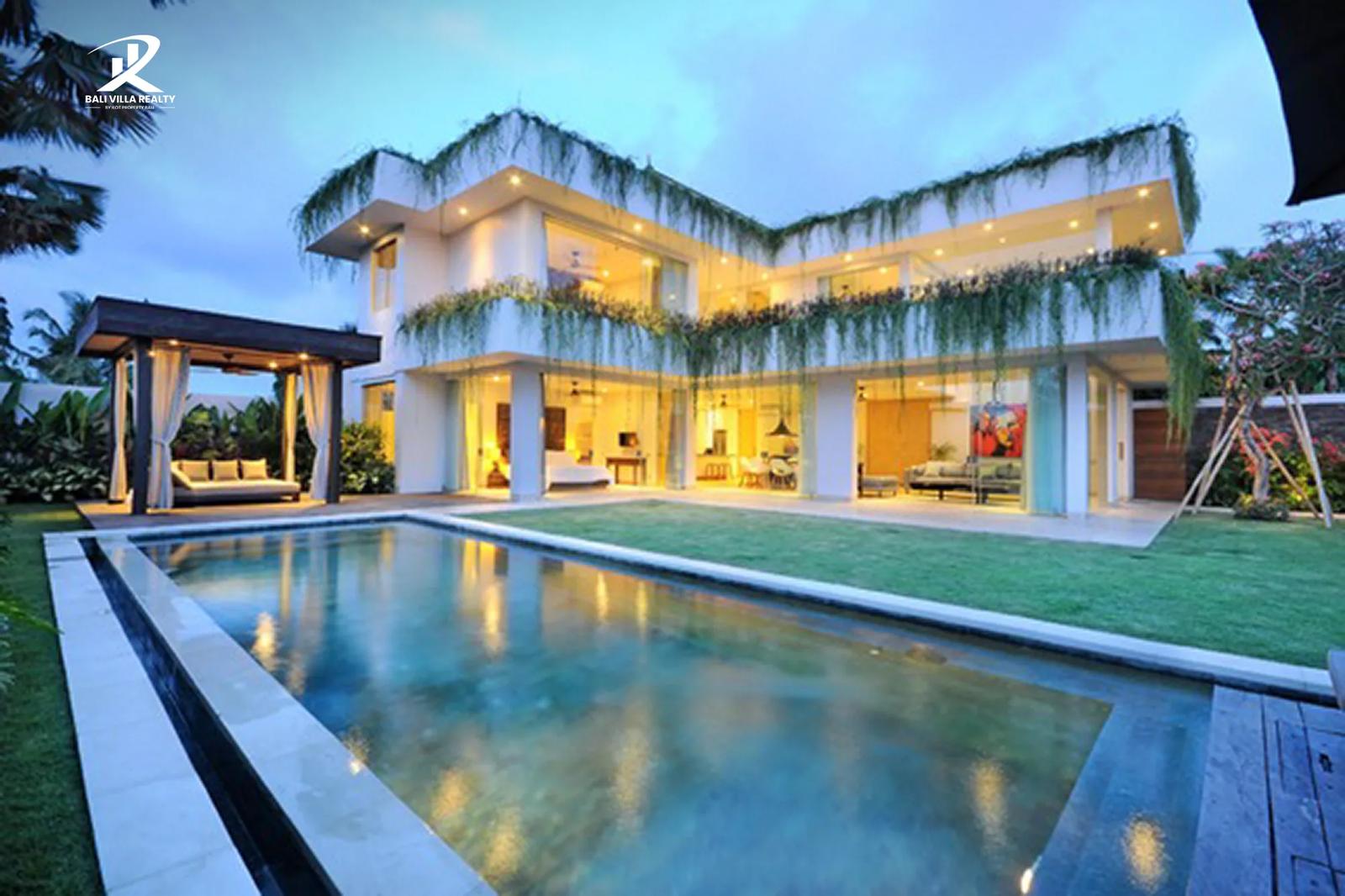 Contemporary 5 BR Luxury Estate in Prime Canggu for Sale Leasehold — photo 1