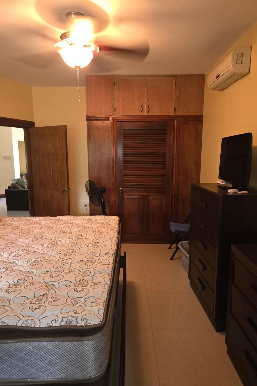 2 Bedroom Condo for Sale, 2-50-52 Sandhurst Crescent, Liguanea, Kingston, Jamaica — photo 4