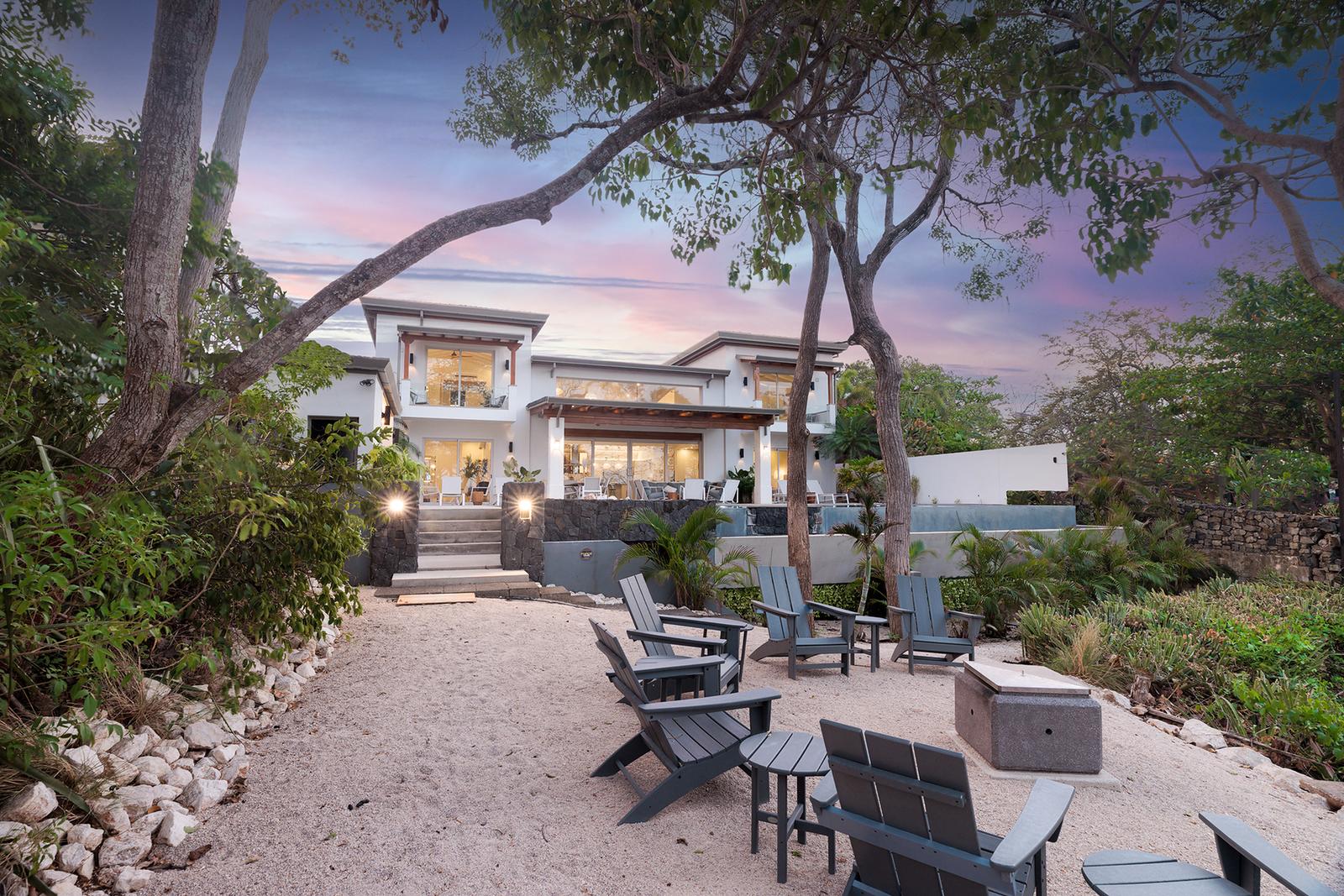 6 Bedroom Beach House for Sale, Punta San Francisco, Langosta, Tamarindo, Guanacaste, Costa Rica — photo 1