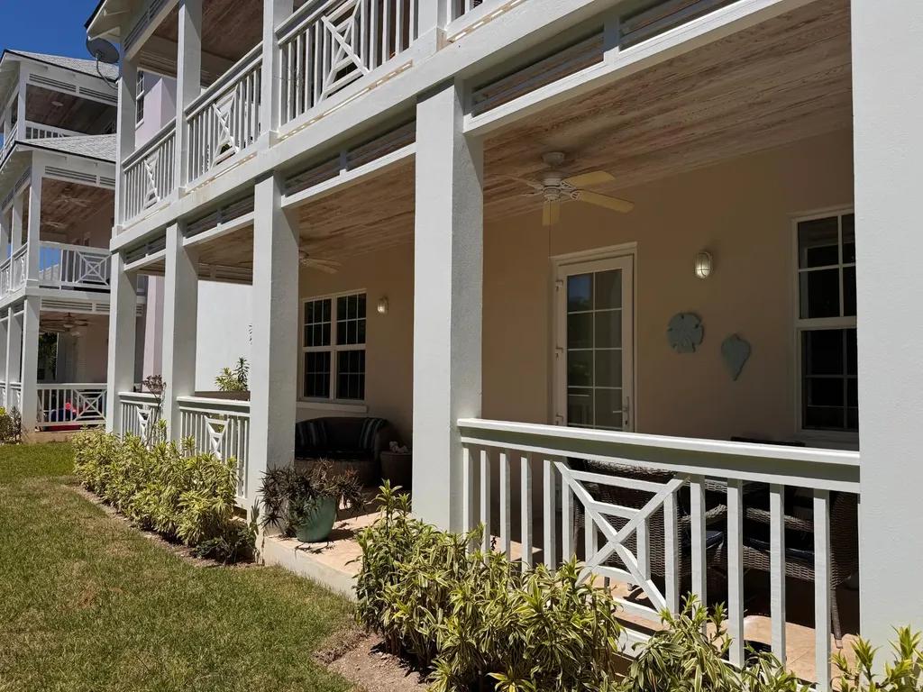 3-bedroom condominium in Anchorage Palm Cay — photo 2